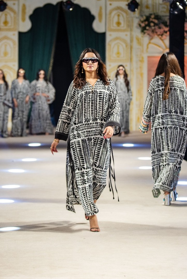 Monochrome Weave (Small)